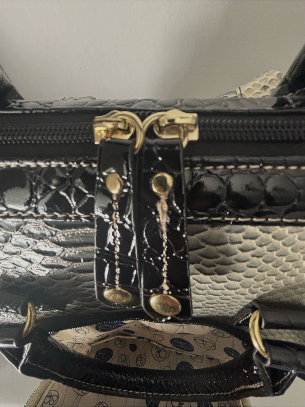 NEW! SAMANTHA BROWN OMBRO CROCO EMBOSSED BACKPACK/CARRY ON BLACK WHITE - Picture 7 of 15